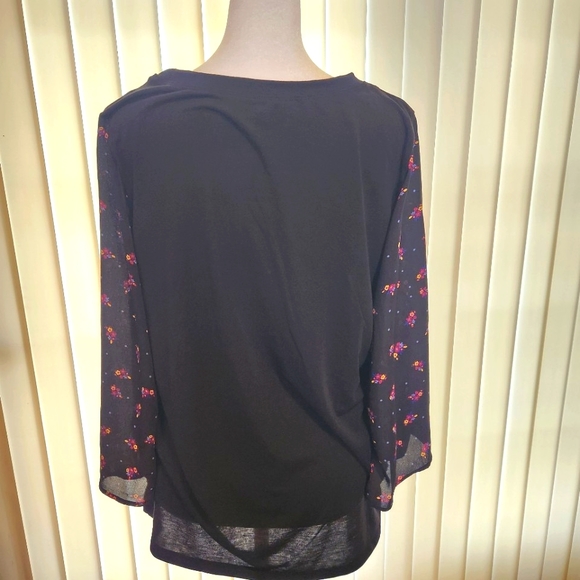 Pioneer Woman Scoop Neck Flare Sleeve Top - Picture 7 of 7